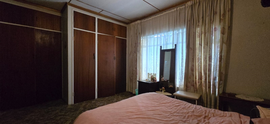 5 Bedroom Property for Sale in Oudorp North West